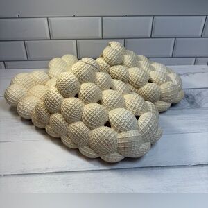 C&C California:8 Women Cream Textured Bubble Pouf Pair Massage Slip On Sandals